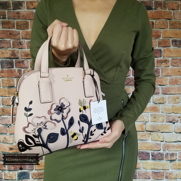 kate spade Handbags - Kate spade blossom drive lottie crossbody bee bag